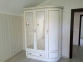 Шкаф с радиусным фасадом в классическом стиле Диарсо РКБ белый с патиной  0