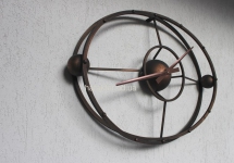 Часы Atom с покрытием из меди,  размер 86 x 63 x 13 см